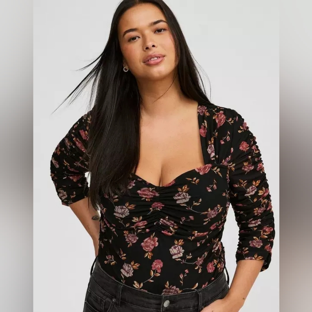 Torrid NWT Size Mesh Sweetheart Shirred Top Floral Size 3